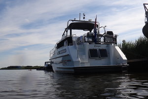 Bootsführerschein frei
Mit ein Luxes Mietboot navigieren über die Friesische Seen! Urlaub, Freiheit, Wassersport pur und Erholen!

