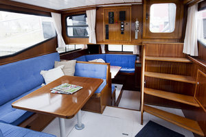 Mit ein Luxes Mietboot navigieren über die Friesische Seen! Urlaub, Freiheit, Wassersport pur und Erholen!